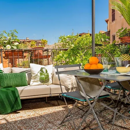 Stunning Flat With Terrace In Trastevere Rom